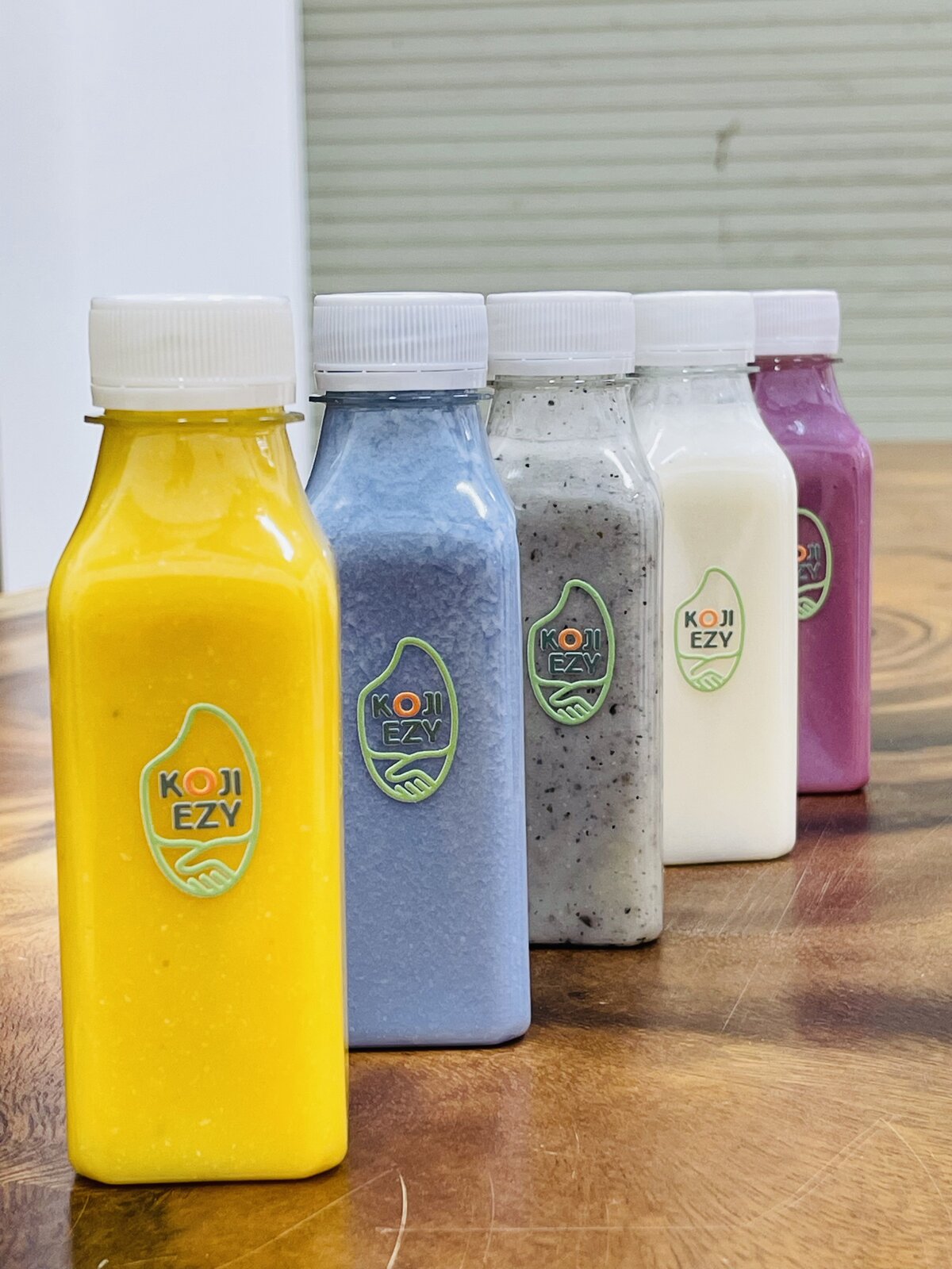 Mỗi chai một sắc màu — hương vị tự nhiên từ rau củ, trái cây tươi.
